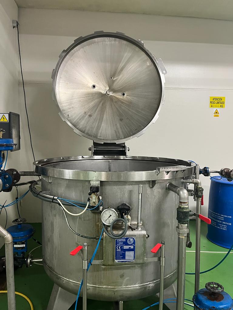 machine to sterilize white tuna cans